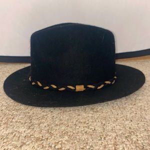 Apt. 9 black felt brimmed hat with tan/black braided accent